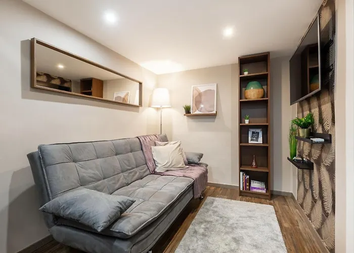 W11 A Weiner Apartment