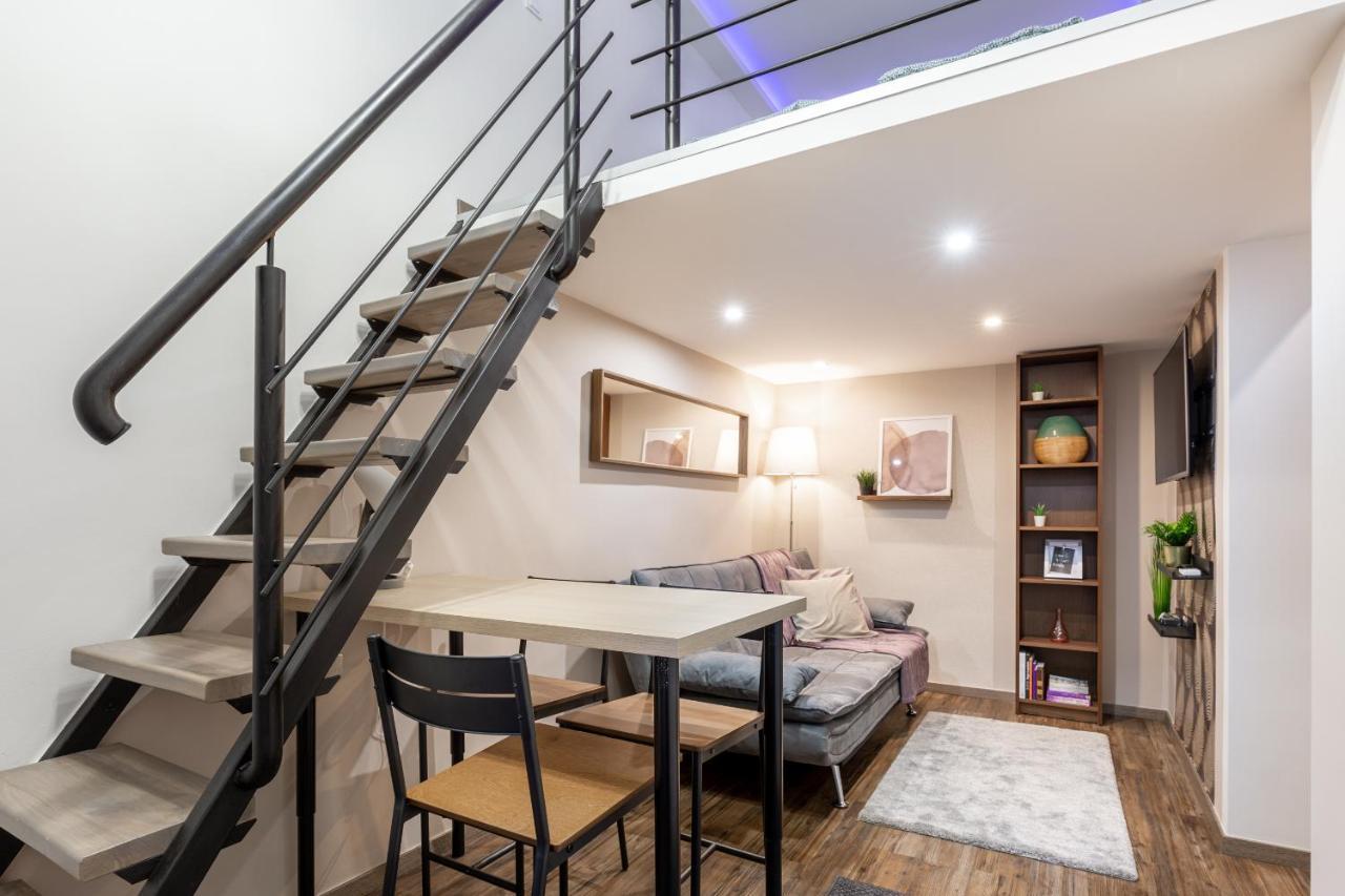 W11 A Weiner Apartment *
